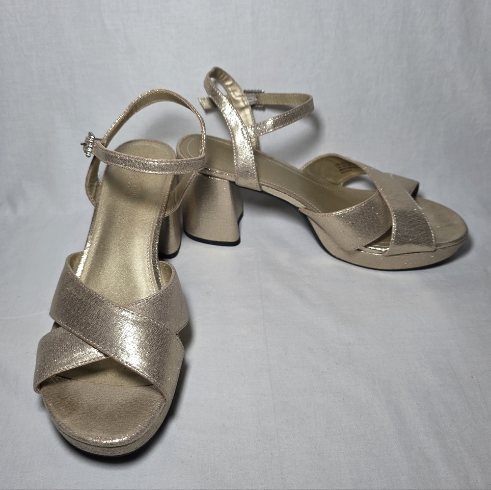 Kenneth Cole Reaction Gold Womens Reeva Platform Ankle Strap 10 Medium M